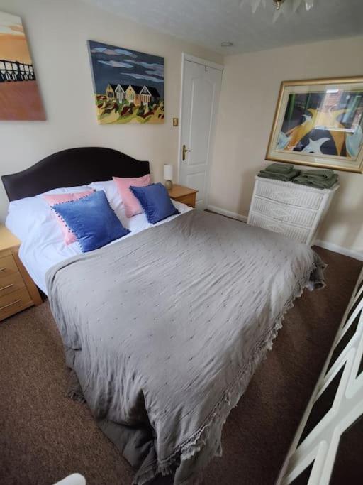 Stunning 1 Bedroom Apartment Over Looking River ライ エクステリア 写真